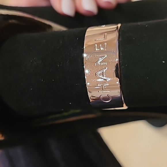 CHANEL black suede pumps with chrome and patent leather details. Size 40 - Picture 13 of 16